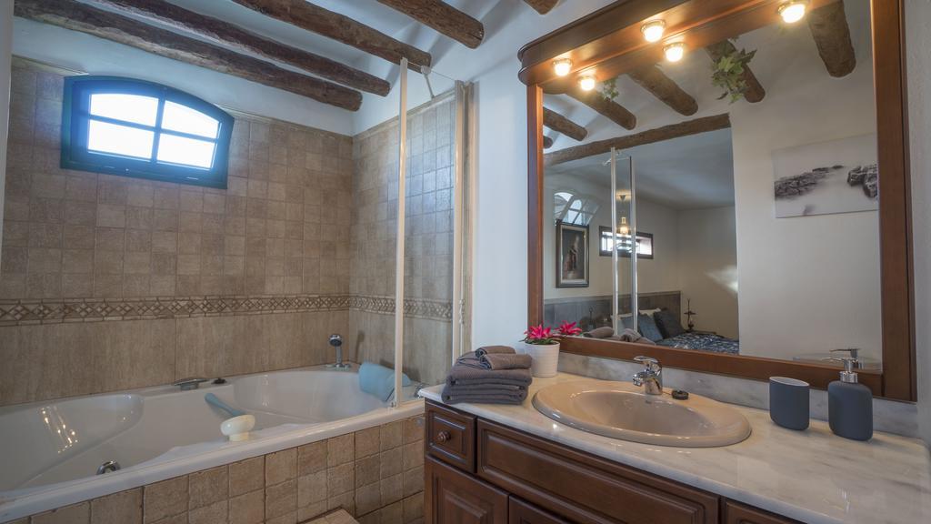 Villa With Amazing Views, Jacuzzi And Private Pool San Bartolome  Ngoại thất bức ảnh